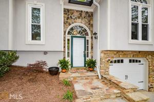 921 Fernwood Rd