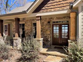 653 Summit Dr