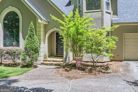 1872 Lake Lucerne Drive SW, Lilburn GA 30047