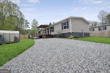 112 Fisherman Cove, Lavonia GA 30553