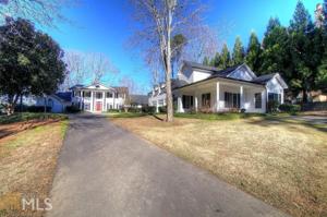 2544 Emerald Dr