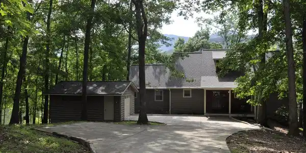 141 Blue Pine Ct
