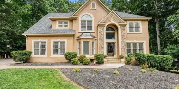 1038 Longwood Drive, Woodstock GA 30189