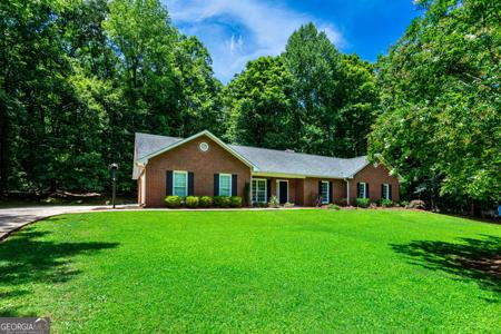 121 Colonial Court, Lagrange GA 30240