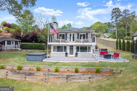 924 Pine Circle, Woodstock GA 30189