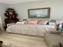 1105 Fairway Oaks