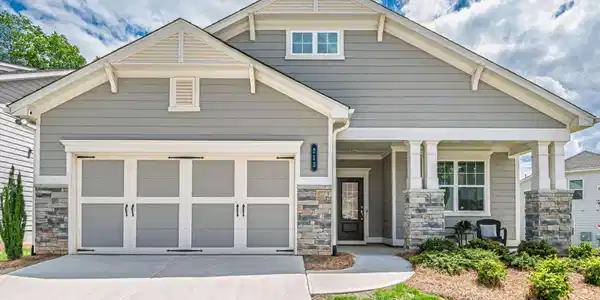 213 Hickory Bluffs Parkway