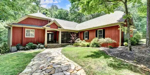 35 Dawn Ln