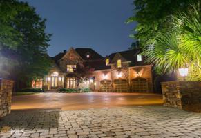 2418 Emerald Dr