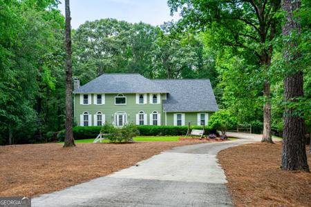 3010 White Oak Court, Lagrange GA 30240