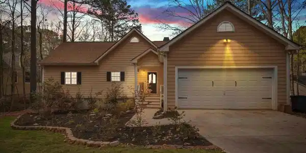 381 E River Bend Drive, Eatonton GA 31024