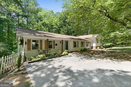 860 Oakdale Road, Canton GA 30114