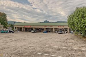 225 S Main St