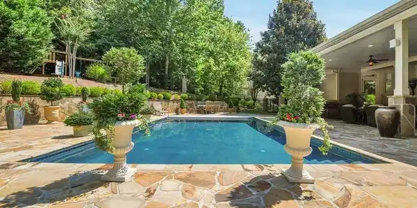 2155 Blackheath Trce