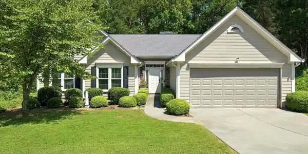 517 Huntgate Road, Woodstock GA 30189