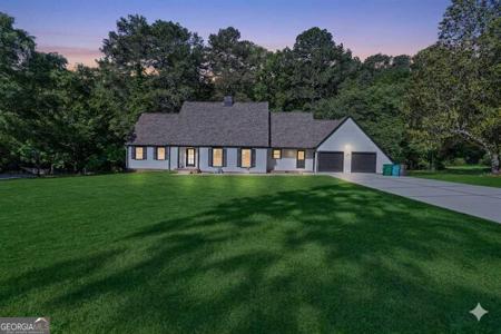2223 Angela Drive SW, Lilburn GA 30047