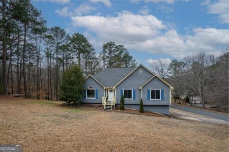 715 Lake Point Drive, Woodstock GA 30189
