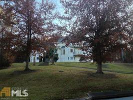 3670 River Mansion
