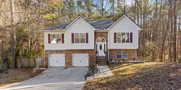 402 Eileen Circle, Canton GA 30114
