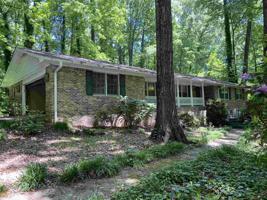 1976 Emerald Dr