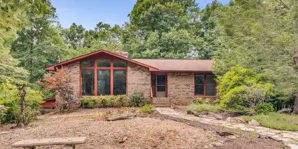 2317 Grandview Road