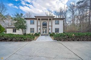 104 Waterbend Drive NE