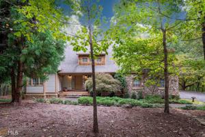 64 Woodstream Pt
