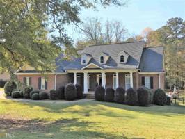 105 Riverbluff Dr