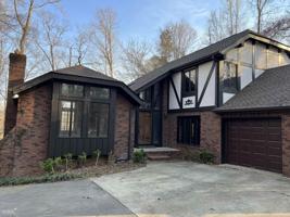 7598 Lakewood Drive