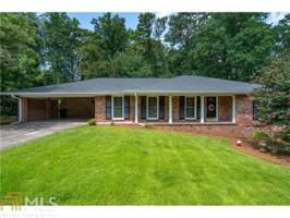 6890 Heathfield Dr