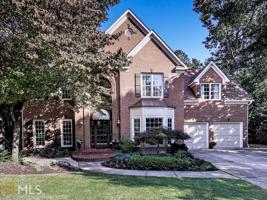 1086 Longwood Dr