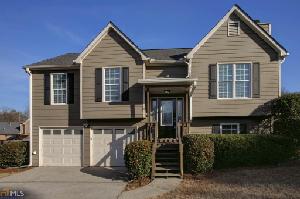 300 Arapaho Dr SE