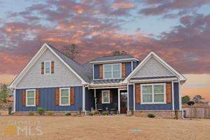 222 Shoreline Way