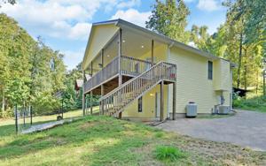 470 Lakeshore Dr