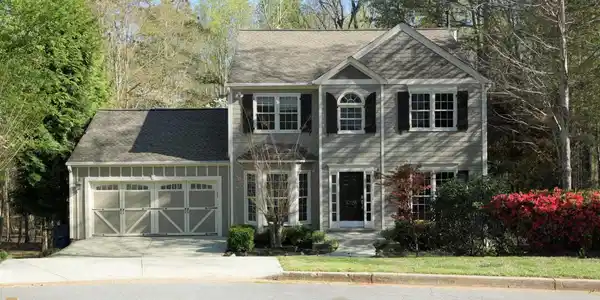 6705 Maid Marion Close