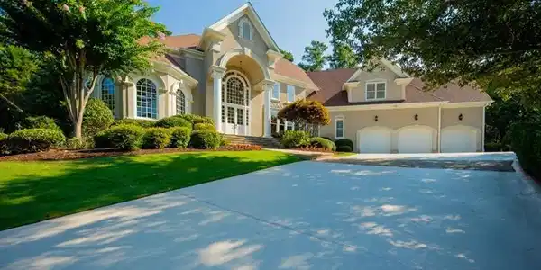 1095 Bay Pointe Xing