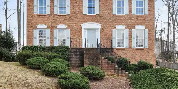 6650 Maid Marion Close