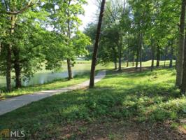 239 239 Edgewater Trl