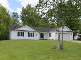 5475 WOODLAWN Drive