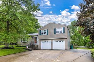 205 LAKELAND Drive