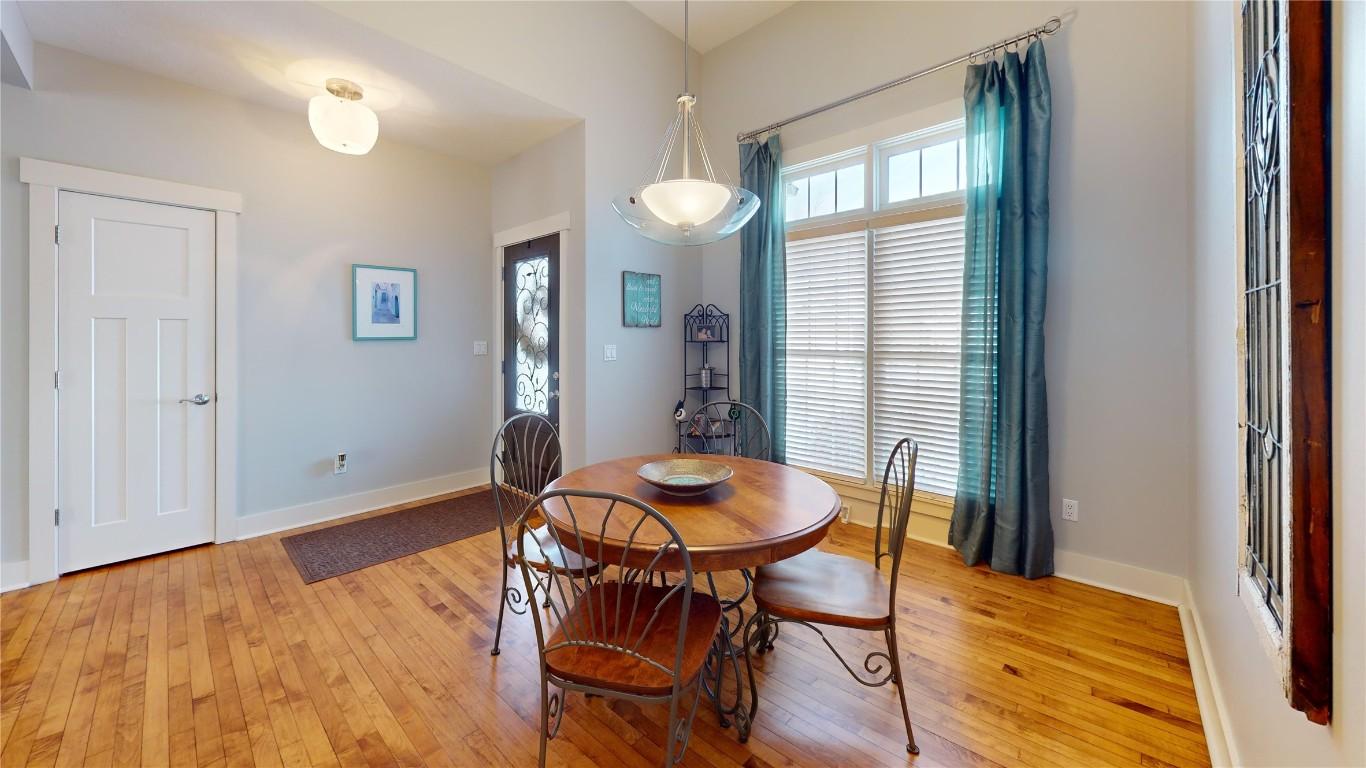 Image 2: Beautiful Hardwood Floors Greet You!