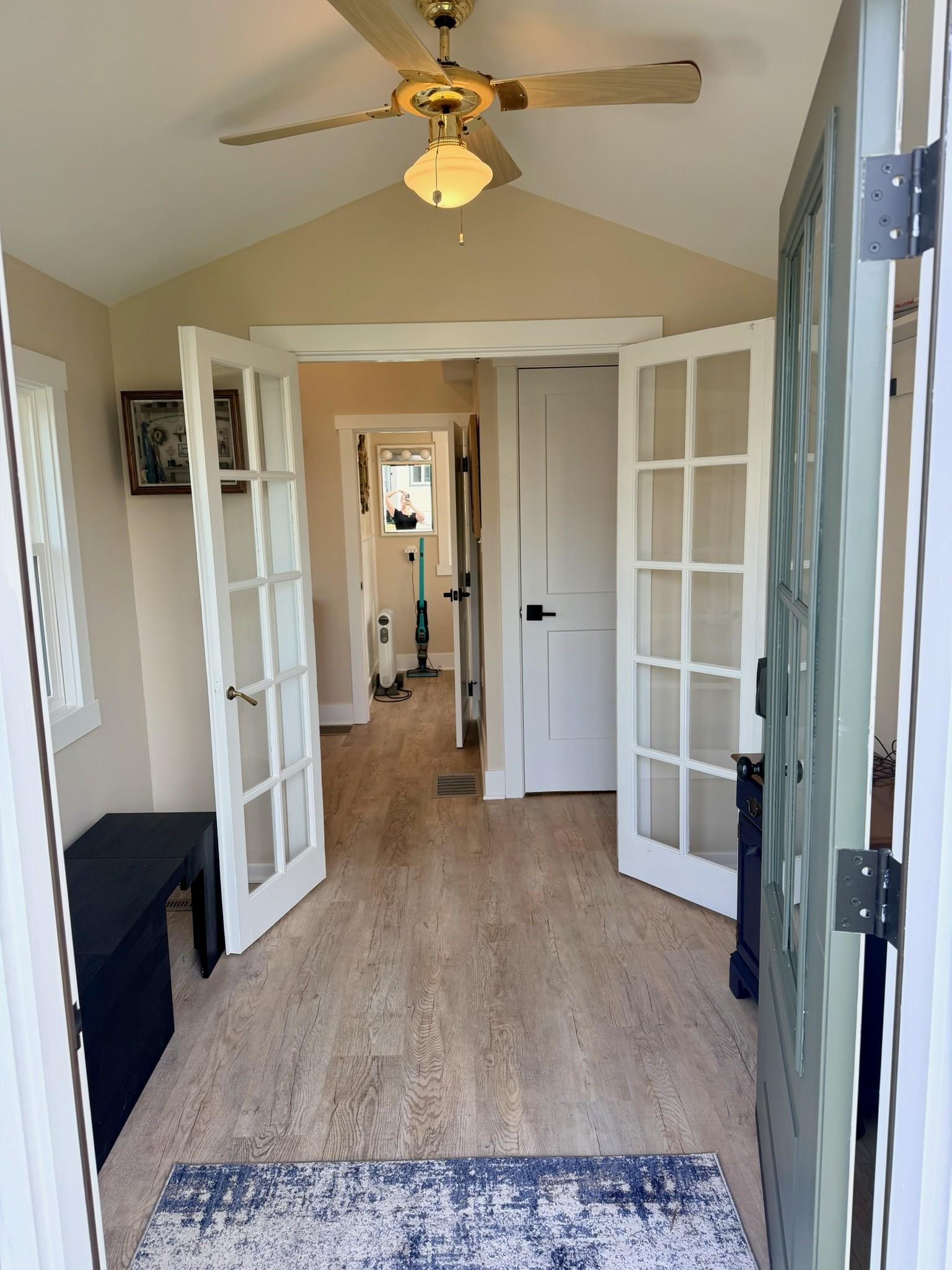 Image 2: Entry