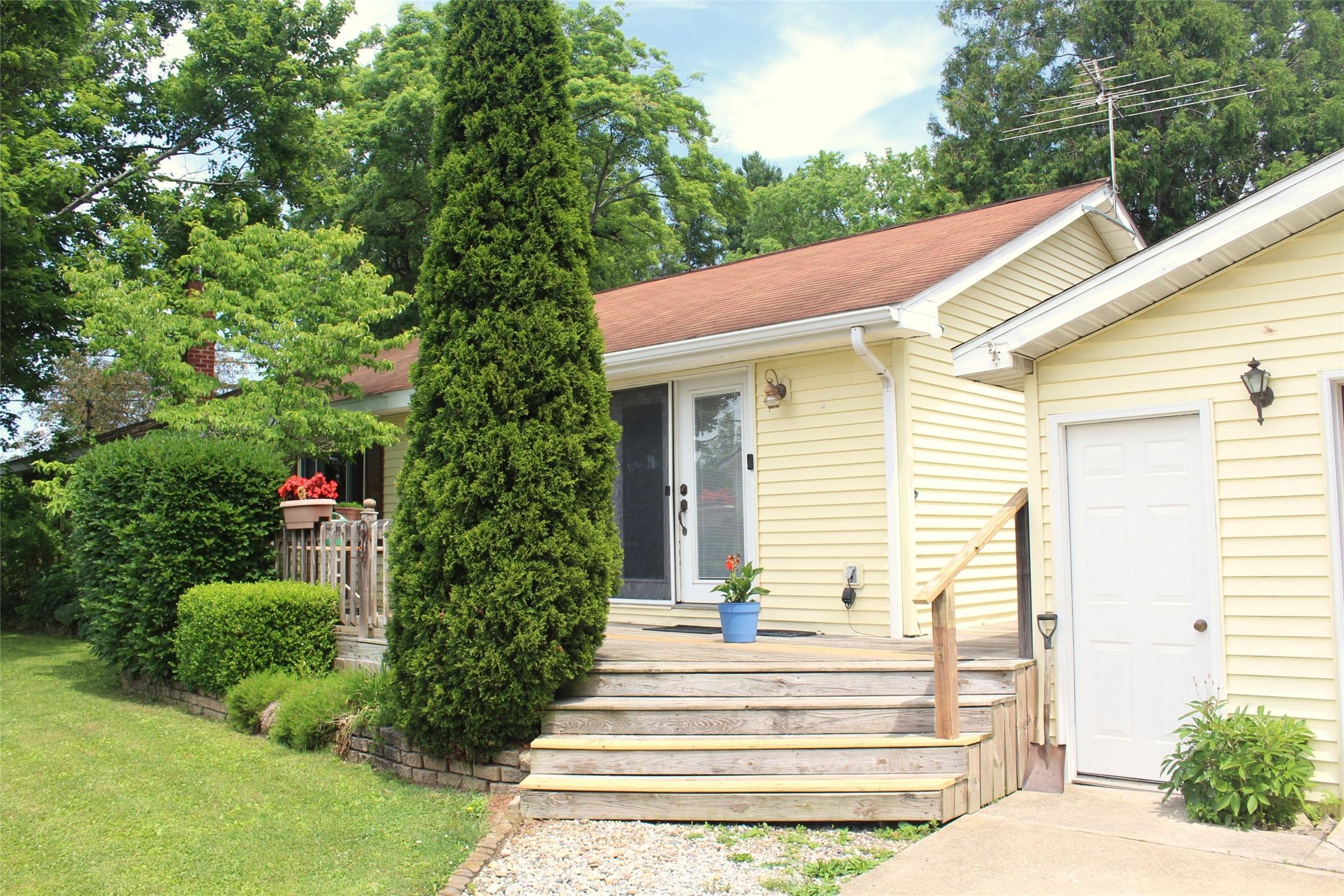 Image 3: Main Entrance to Home