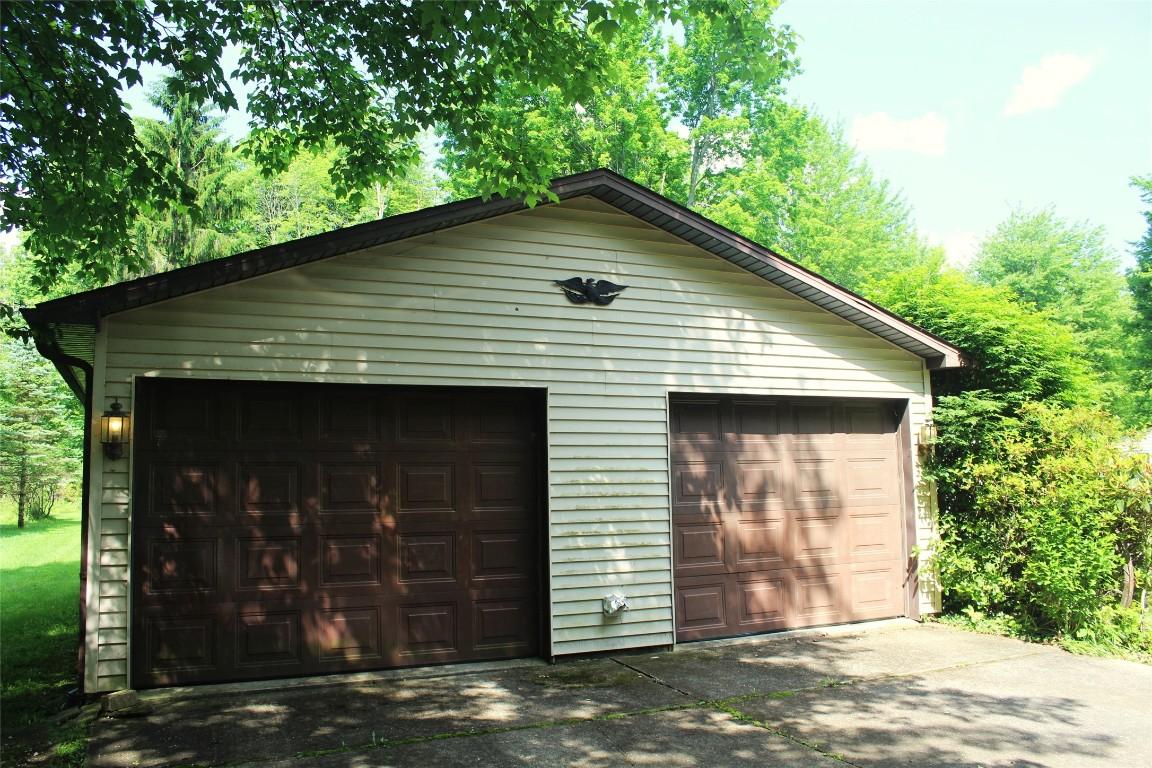 Image 2: 2 Car Detached Garage