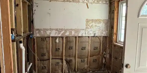 Image 2: Kitchen