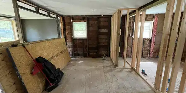 Image 4: Family/Living Room Area
