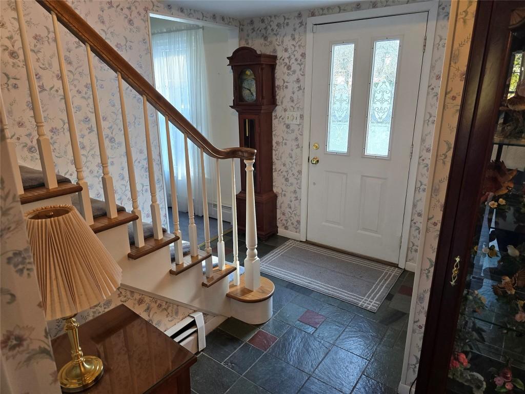 Image 2: Entry way