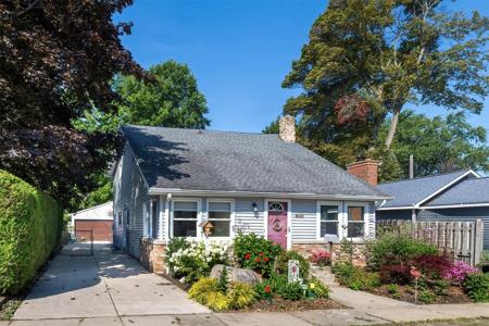 328 BEACHGROVE Drive
