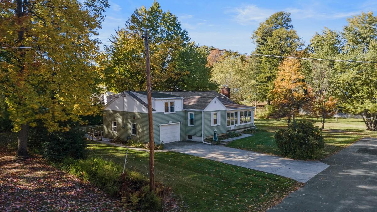 Image 2: Perfect setting amongst the trees