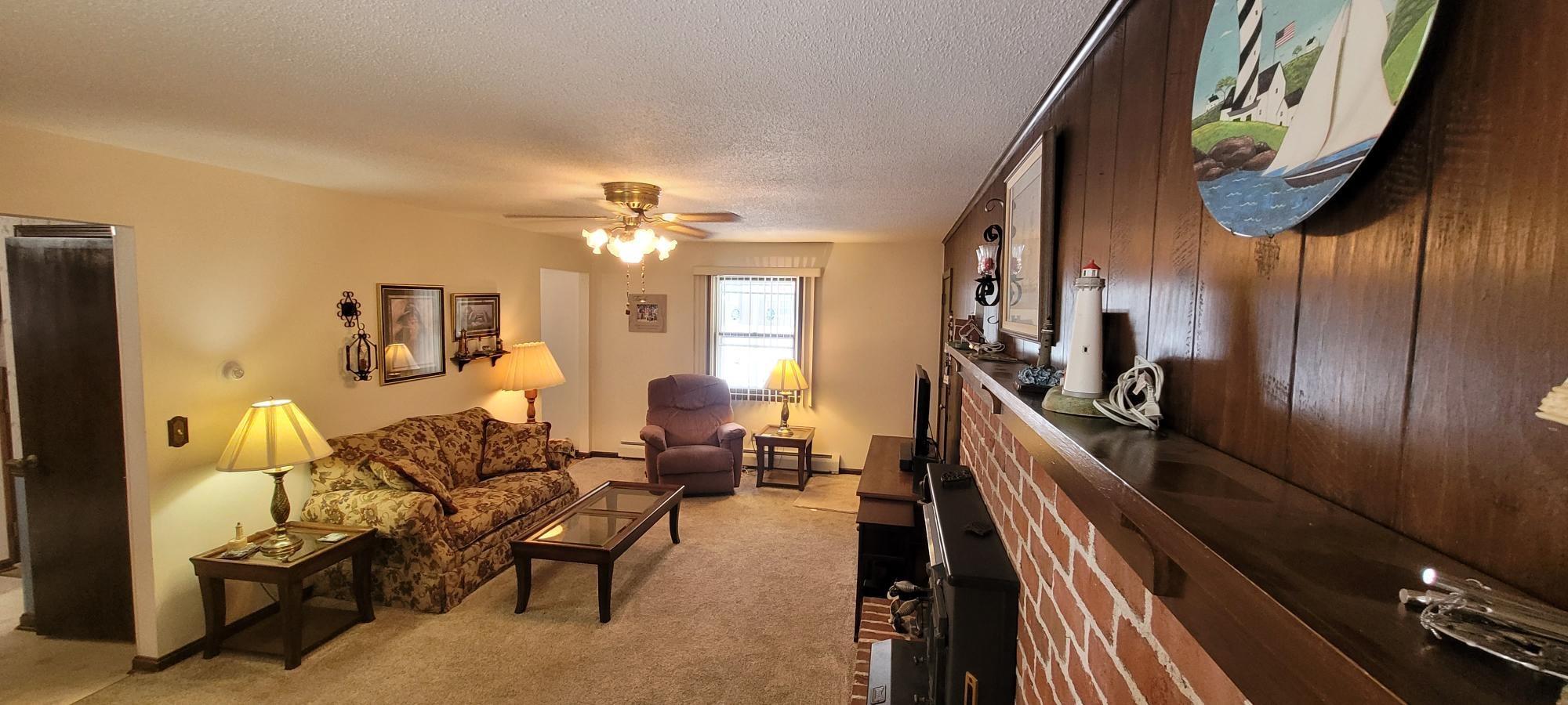 Image 4: Family Room